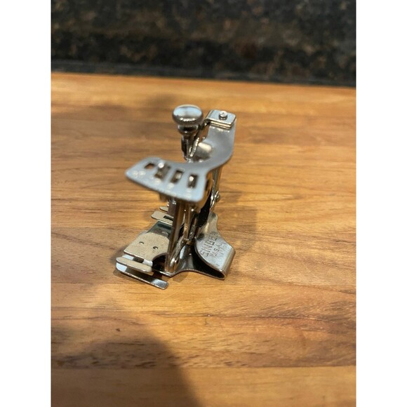 Singer Featherweight Ruffler Gathering Attachment Foot - Picture 4 of 8